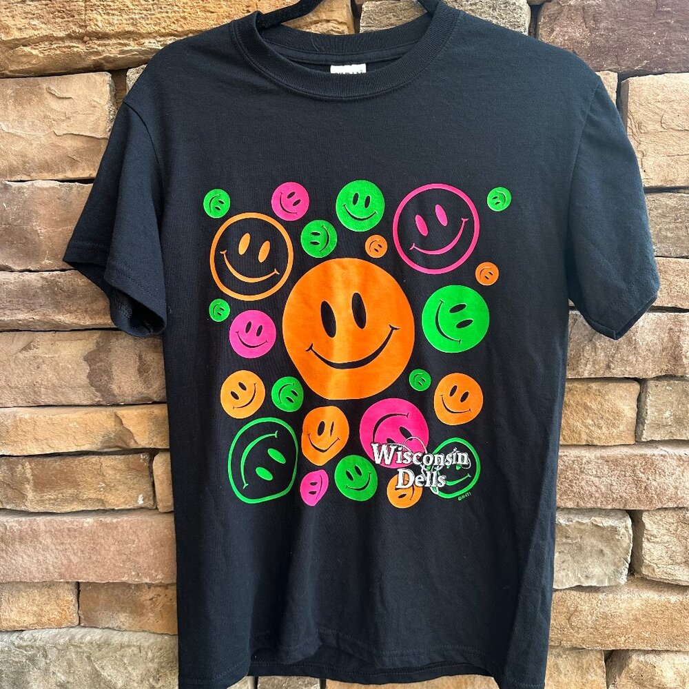 Smiley Face Tee Shirt Size S